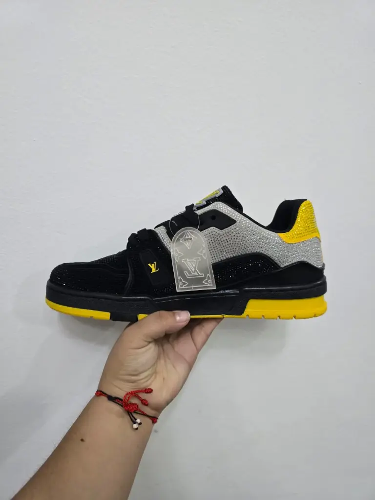 Sneaker LV Trainer Crystals