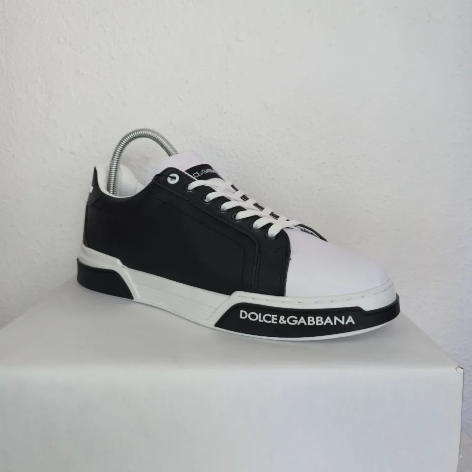 Sneaker DG Estilo Suela Blanco Plástico Negro