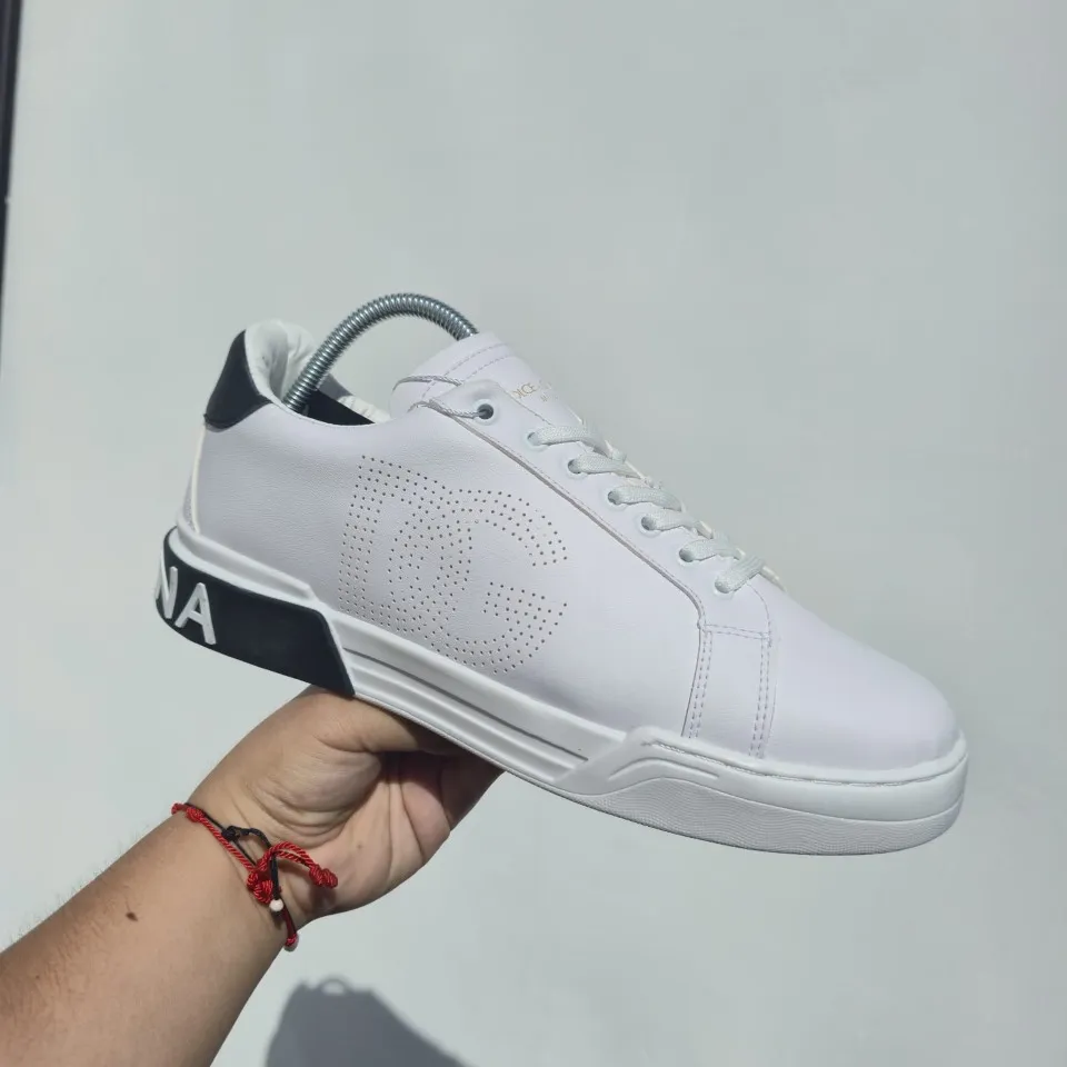 Sneaker DG Estilo Perforado