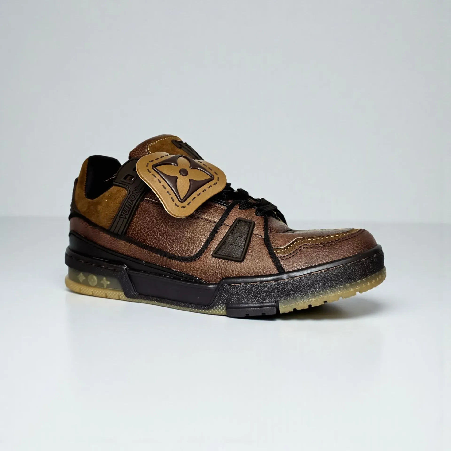 Sneaker LV Trainer Leather Patch Hangtag Edition
