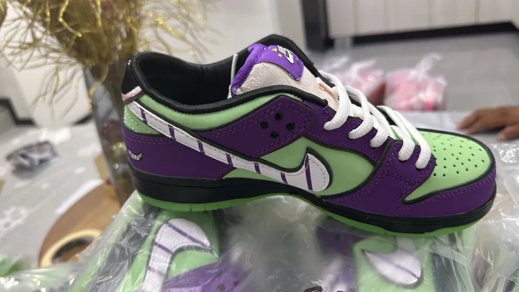 Sneaker NK SB Dunk Low Pro The Powerpuff Girls "Mojo Jojo" (20)