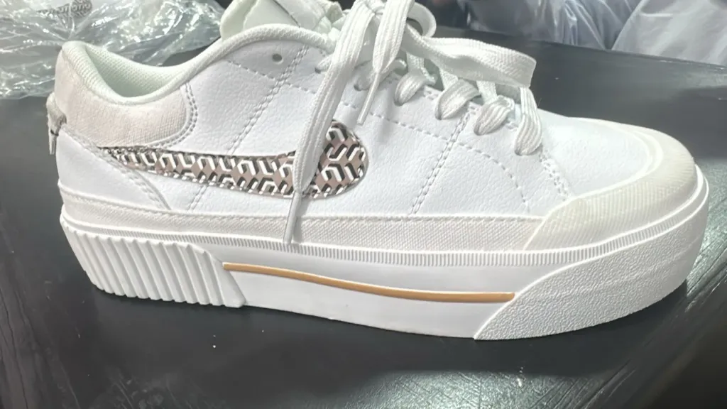 Sneaker NK Court Legacy Lift